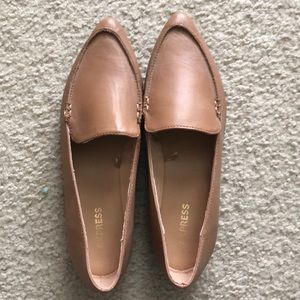 Tan flats